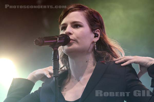 CHRISTINE AND THE QUEENS - 2014-06-29 - PARIS - Hippodrome de Longchamp - 